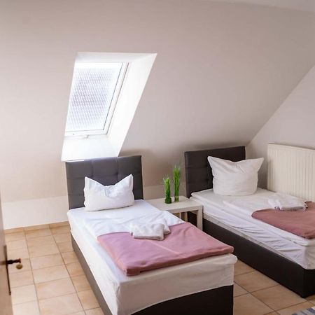 Sunnyhome Monteurwohnungen Und Apartments Nahe Regensburg Obertraubling Экстерьер фото