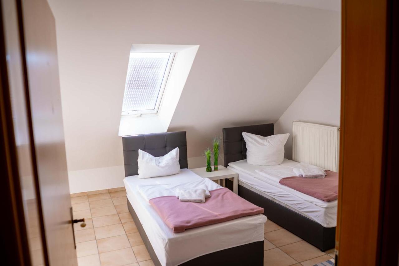 Sunnyhome Monteurwohnungen Und Apartments Nahe Regensburg Obertraubling Экстерьер фото