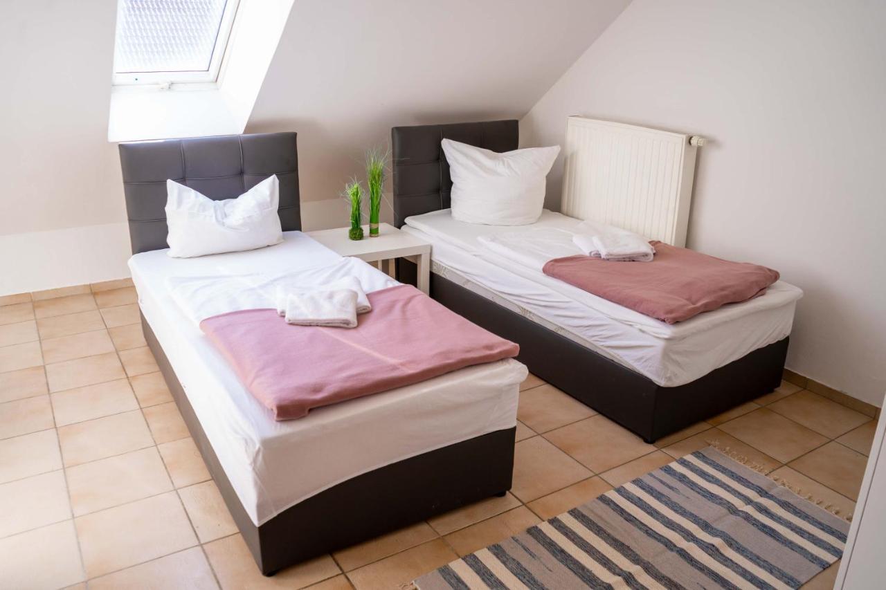 Sunnyhome Monteurwohnungen Und Apartments Nahe Regensburg Obertraubling Экстерьер фото