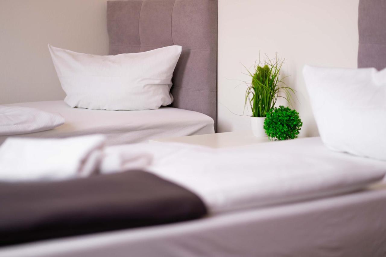 Sunnyhome Monteurwohnungen Und Apartments Nahe Regensburg Obertraubling Экстерьер фото