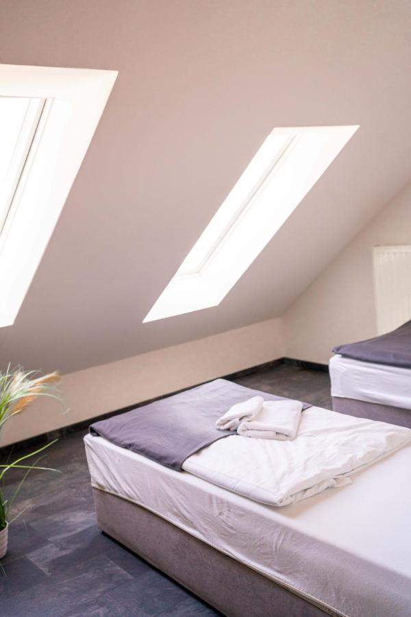 Sunnyhome Monteurwohnungen Und Apartments Nahe Regensburg Obertraubling Экстерьер фото