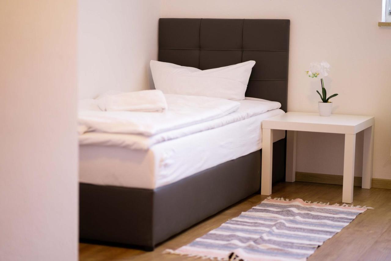 Sunnyhome Monteurwohnungen Und Apartments Nahe Regensburg Obertraubling Экстерьер фото