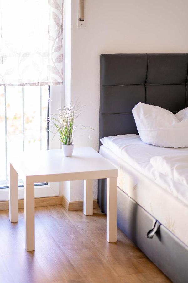 Sunnyhome Monteurwohnungen Und Apartments Nahe Regensburg Obertraubling Экстерьер фото
