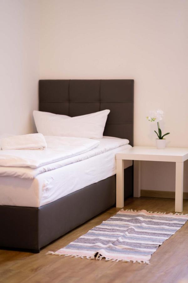 Sunnyhome Monteurwohnungen Und Apartments Nahe Regensburg Obertraubling Экстерьер фото